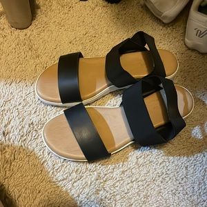 walmart brand kensie sandals - size: 8